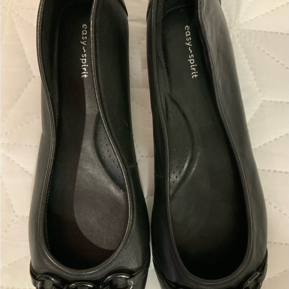 Easy Spirit Black Leather Chain Accent Comfort Flats - Picture 2 of 5